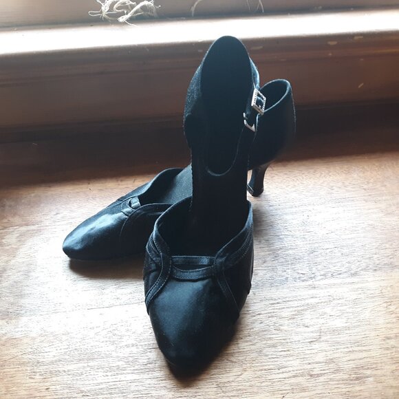 Satin dance shoes - Picture 1 of 1